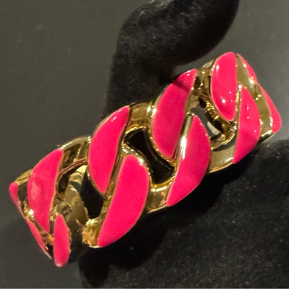 Gold and Hot Pink Enamel Chain Clamper Bracelet with Free Bee Bag Charm - Picture 2 of 8